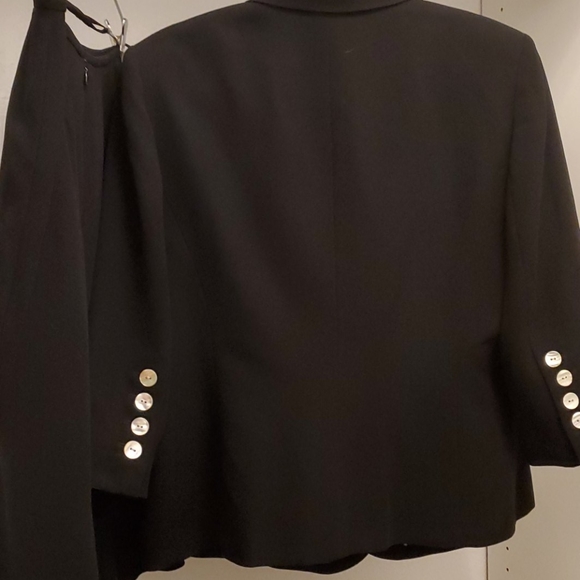 Le Suit Petite sz. 14P Ruffle Skirt Suit Set - Picture 5 of 7